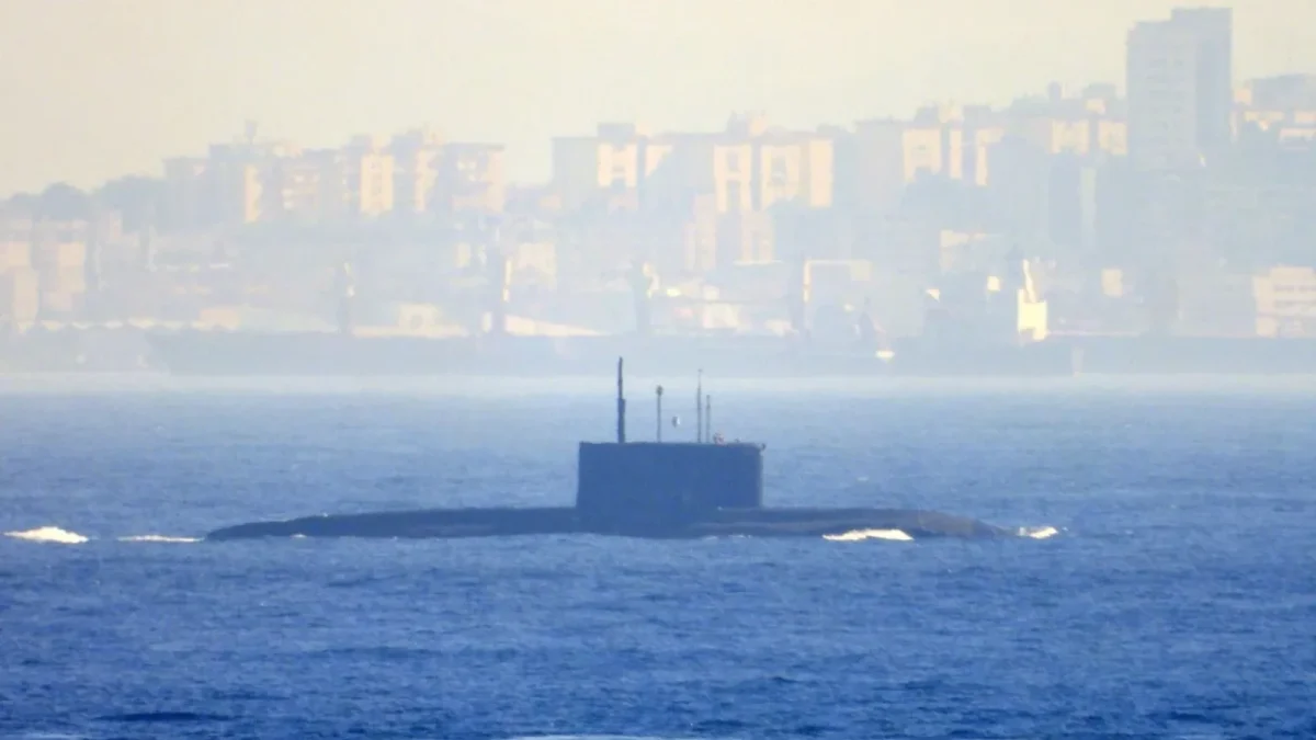 Alertă în Spania! Un submarin rusesc are probleme grave