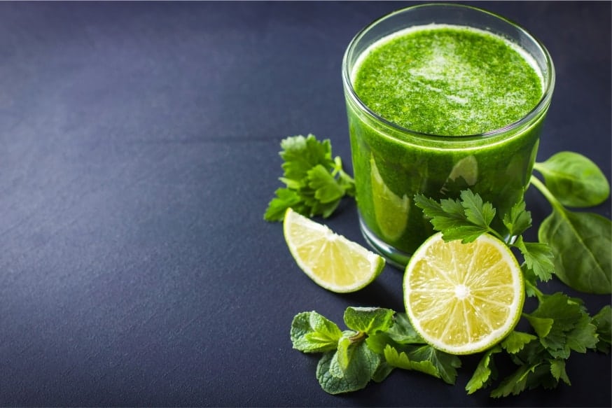 Rețeta pentru sucul de pătrunjel la blender – Iată ce beneficii incredibile are pentru organism