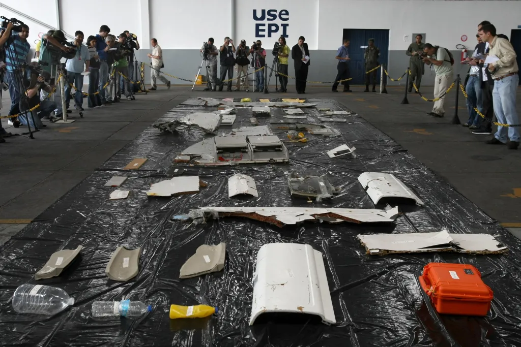 Peste un deceniu de anchete și controverse. Nou proces pentru avionul prăbușit în Atlantic