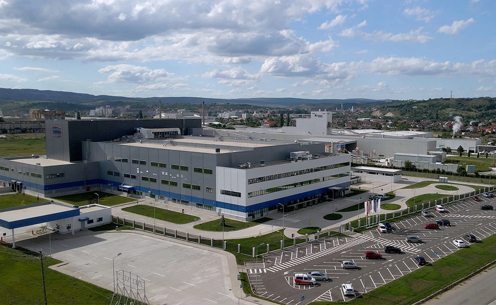 Tranzacție de amploare în România! Un miliardar cumpără o fabrică de medicamente din țară!