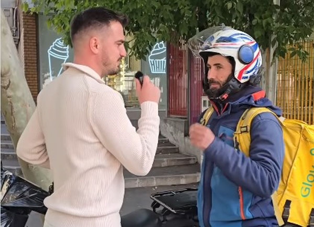 Un tânăr livrator din România a impresionat întreaga țară! Muncește până la 14 ore pe zi pentru a-și salva iubita