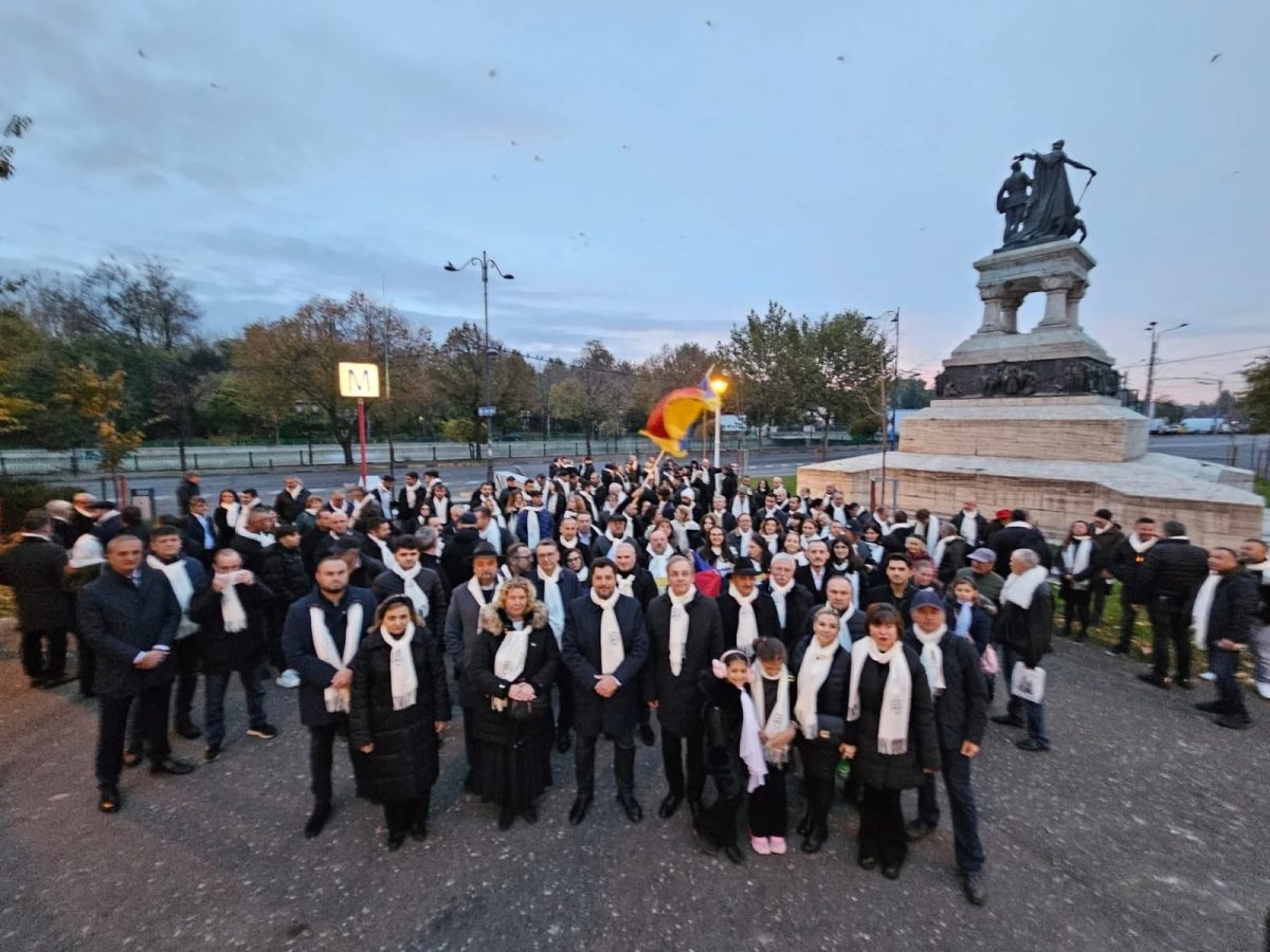 Liderul Partidului Acțiunea Conservatoare, europarlamentarul român Claudiu Târziu alături de zeci și zeci de colegi la Sfințirea Catedralei Naționale