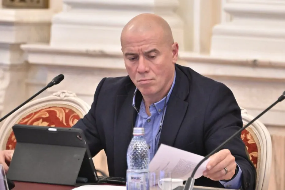 Detonatorul din interior al culturii române