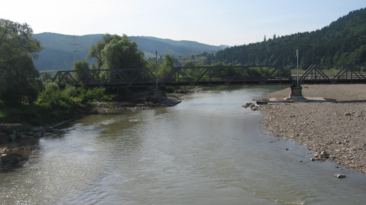 ApaVital vrea să facă lucrări de regularizare a albiei de pe râul Moldova! Prima etapă va costa 200.000 de euro