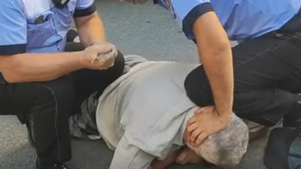 Cel mai bătrân criminal din ultimii ani din Iași a fost condamnat la închisoare. A primit 12 ani de pușcărie, pentru că și-a înjunghiat în gât prietenul de 79 de ani