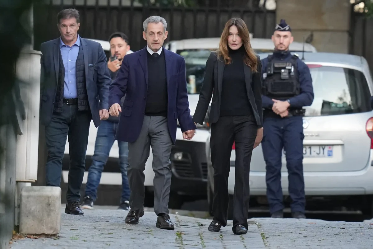 Nicolas Sarkozy, după gratii sub pază specială! Doi ofițeri dorm în celula vecină ca să-l protejeze