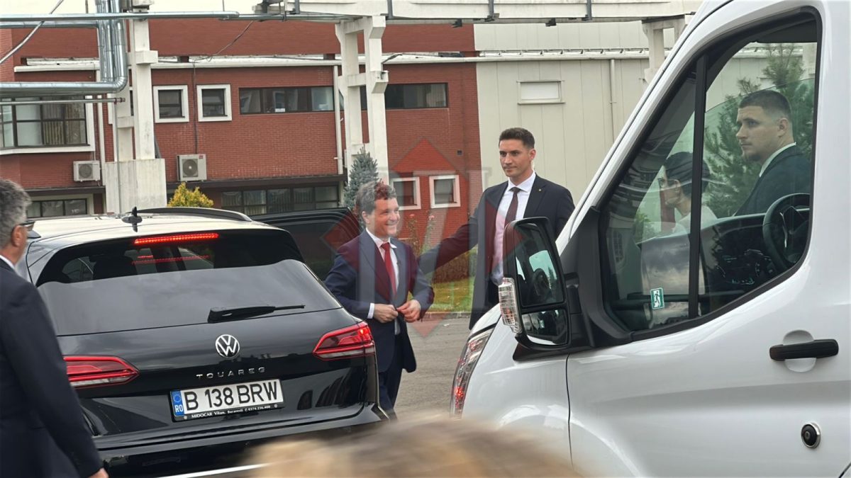 Președintele României Nicușor Dan a ajuns la compania Antibiotice SA – UPDATE