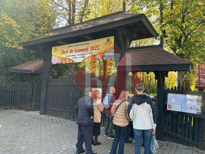 A început expoziția “Flori de toamnă”, de la Gradina Botanică. Sute de persoane au venit la Iași