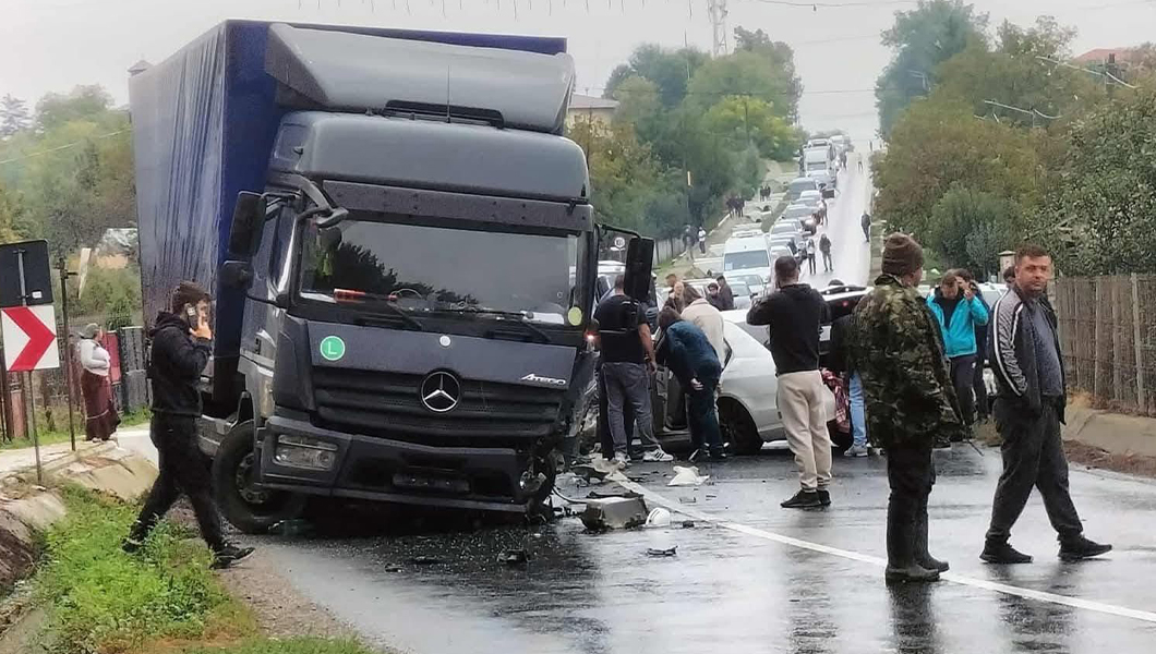 Accident rutier la Grajduri! Un camion și un autoturism au intrat în coliziune – UPDATE