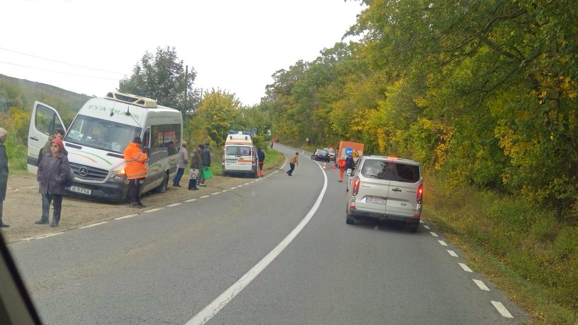 Accident rutier la Schitu Duca. Un microbuz cu 17 persoane și un autoturisme au intrat în coliziune – UPDATE