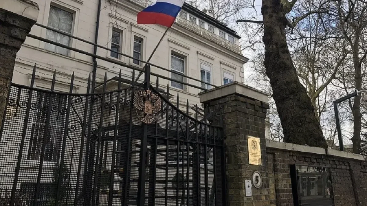 Scandal noaptea trecută la Ambasada Rusiei! Un român drogat, la un pas să provoace un dezastru