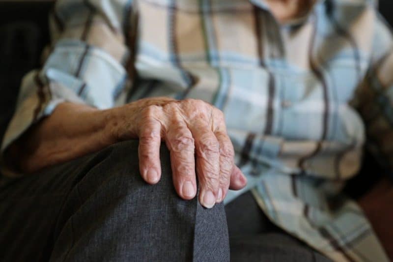 Scene de coșmar într-un azil din Botoșani! Un bătrân, de 77 de ani, și-a pus capăt zilelor