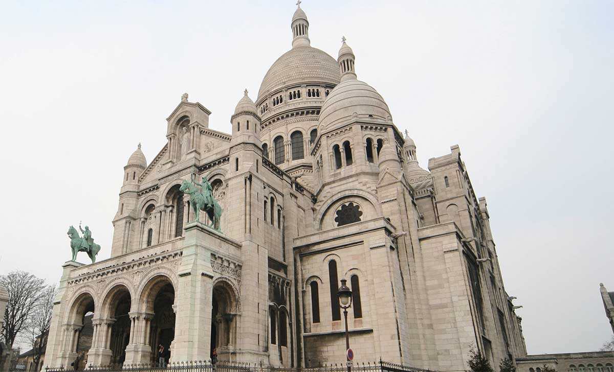Bazilica Sacré-Cœur din Paris – Iată de ce trebuie vizitată și ce trebuie să știi despre ea