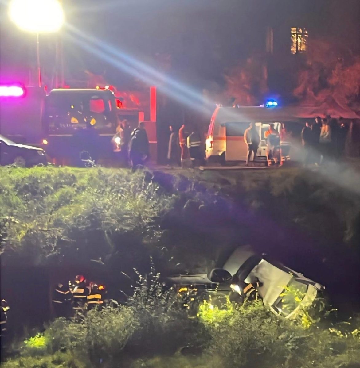 Accident rutier grav în Nicolina. Două autoturisme au ajuns în Bahlui – UPDATE
