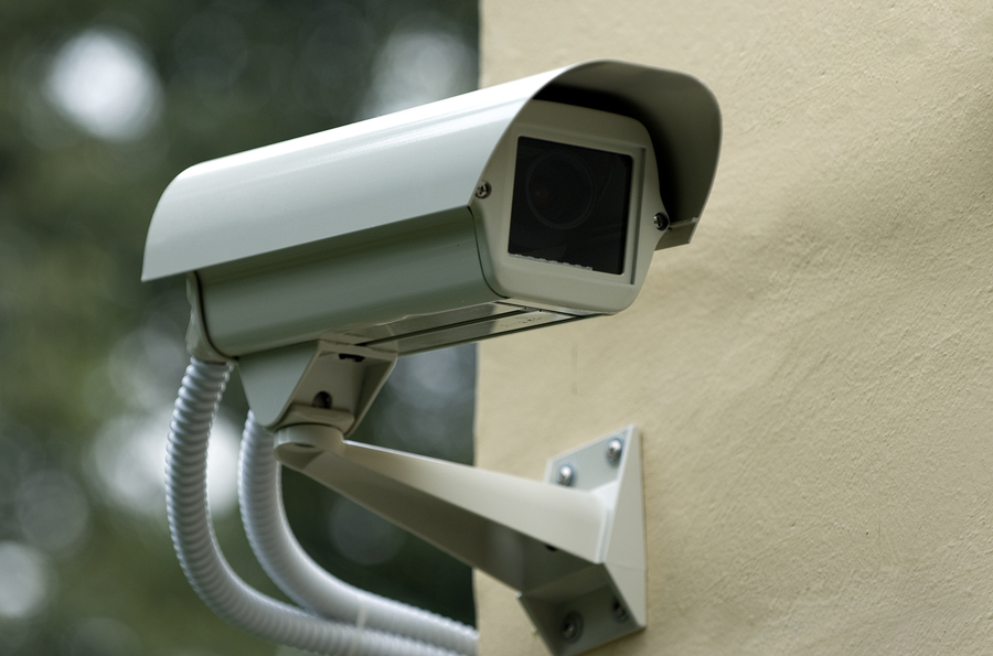 Camere video în curte? Proprietarii riscă procese dacă nu respectă aceste reguli!