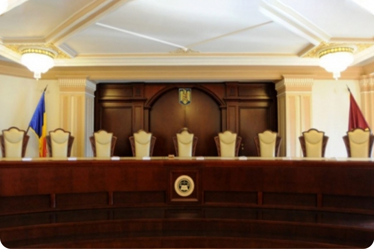 Senatul votează eliminarea bonusului de pensionare pentru judecătorii Curții Constituționale