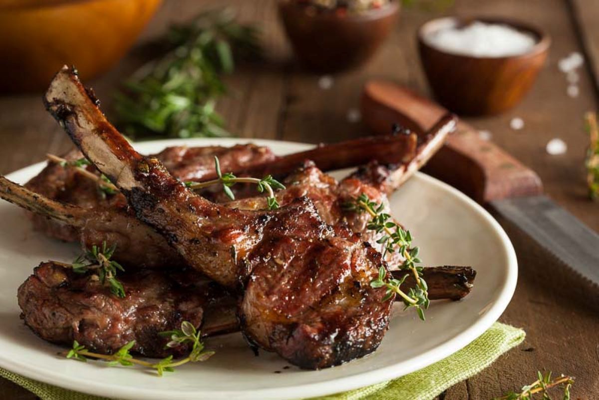 Cum să faci cele mai delicioase cotlete de berbecuț la cuptor. O adevărată delicatesă pentru iubitorii de carne!