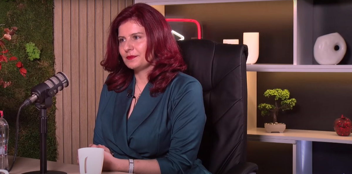Cum alegi corect un scaun auto pentru copil? Iată cât de important este să fii informat asupra siguranței în mașină, totul explicat de către Maria Apetrii, manager Axkid România