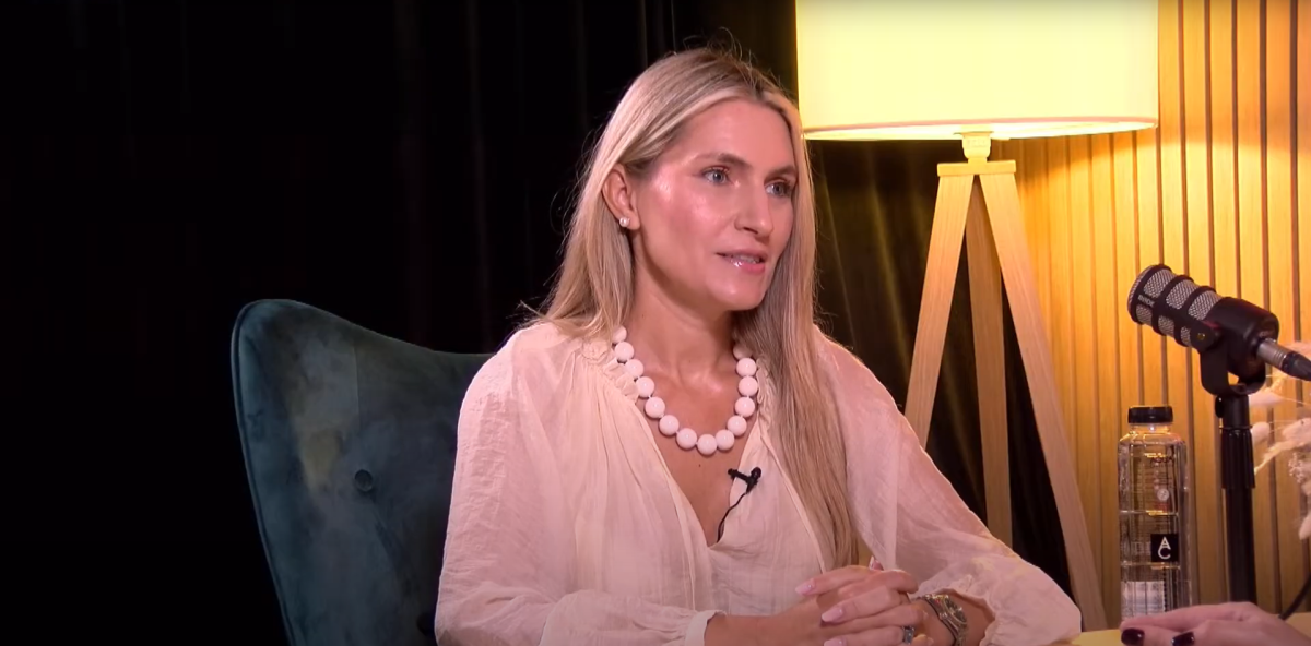 Cum ne modelează gândurile realitatea? Iată cât de importante sunt cuvintele pe care ni le spunem zilnic, totul explicat de către Emanuela Marcu, terapeut holistic