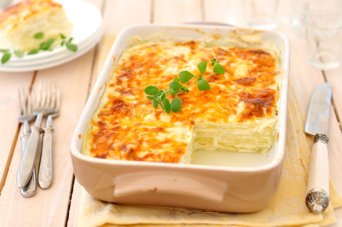 Dovlecei la cuptor cu cașcaval – Rețetă simplă și delicioasă, ideală pentru orice ocazie