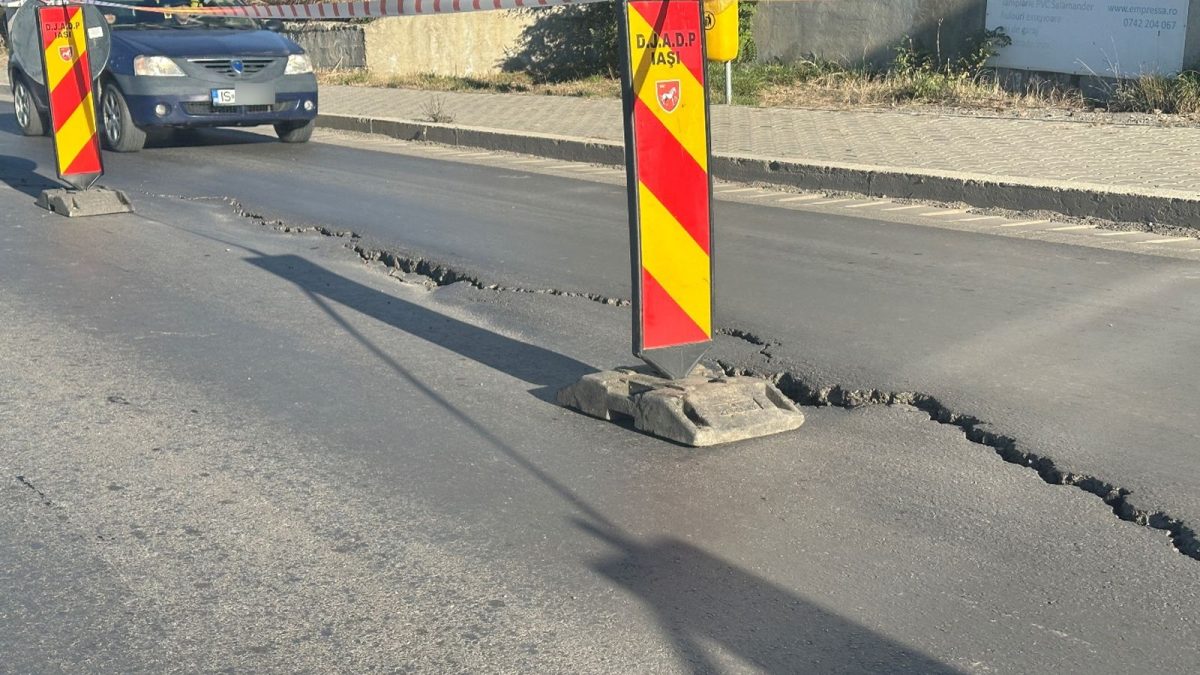 Pe acest drum din Iași, niciun șofer nu este în siguranță! Consiliul Județean refuză să rezolve problema și aruncă banii pe reparații, o dată la câteva luni