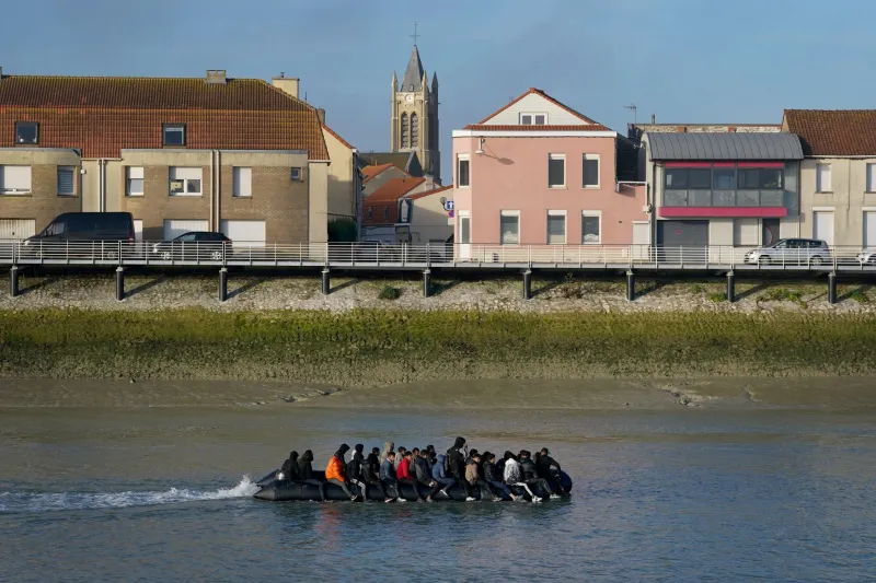 Marea Britanie trimite înapoi migranți, dar unul a revenit rapid! Autoritățile pregătesc a doua expulzare