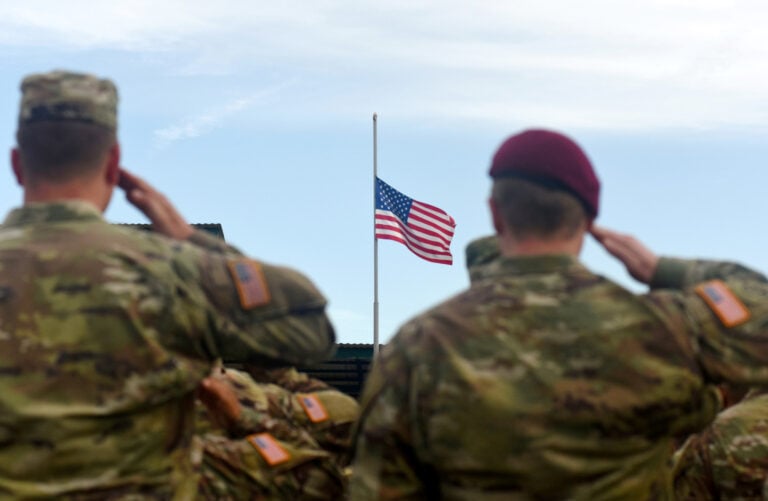 SUA retrag sute de militari din România! Reacția MApN