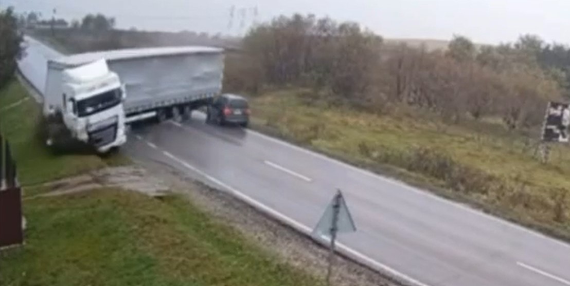 Momentul accidentului cumplit de la Drăgușeni, surprins pe camere! Imaginile șocante ale impactului! – UPDATE