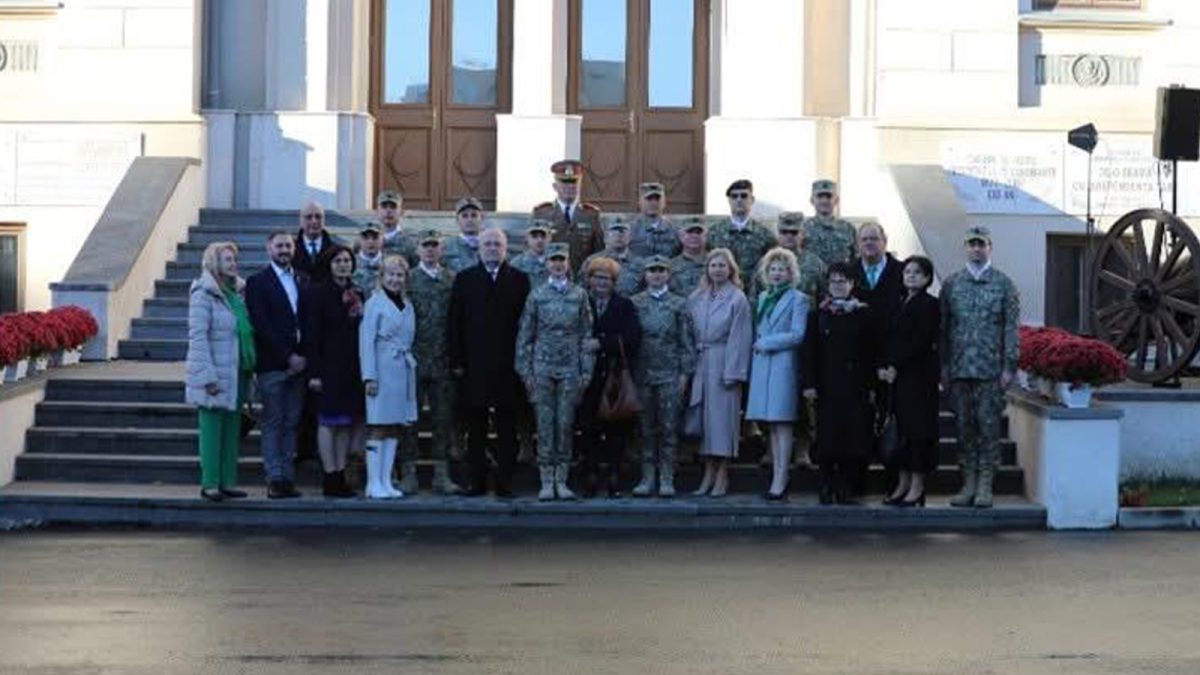 Studenții de la Medicină Militară, UMF Iași, au depus jurământul de Ziua Armatei Române