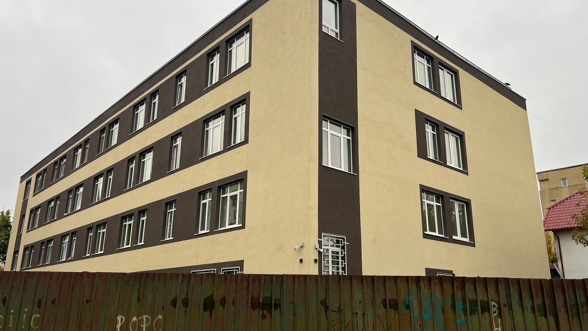 Momente de panică într-un cămin de elevi din Iași! Toată lumea s-a speriat din cauza zgomotelor puternice de pe hol: „Au venit criminaliștii și au luat probe”