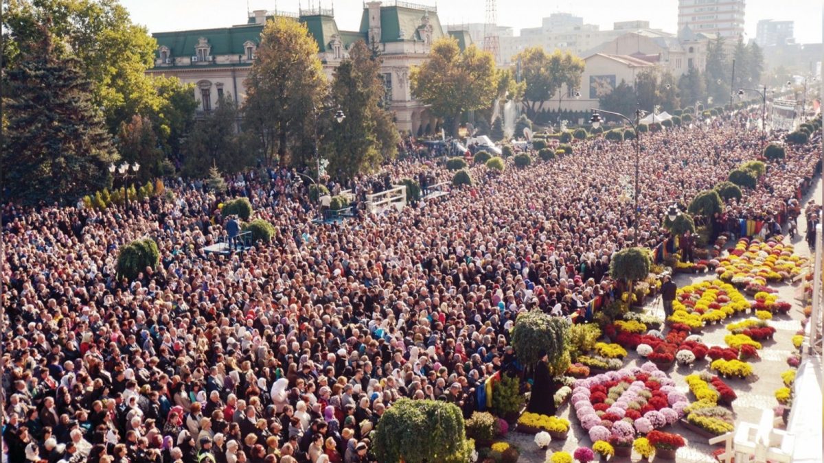 Cel mai mare pelerinaj ortodox din România începe la Iași. Credincioșii sunt așteptați să se închine la moaștele Sfintei Parascheva. Programul complet al manifestărilor