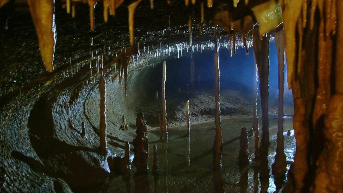 Peștera Topolnița din Mehedinți. Cea mai spectaculoasă peșteră din România