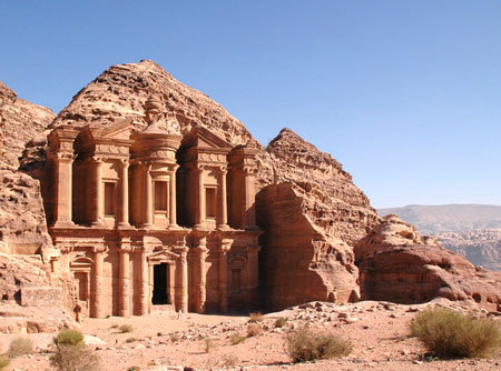 Petra, orașul antic din Iordania. Orașul sculptat în stâncă