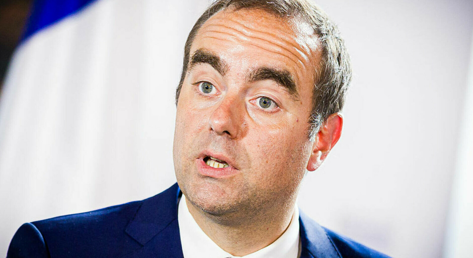Criză politică la Paris! Premierul Franței, Sébastien Lecornu, a demisionat la doar 26 de zile de la numire