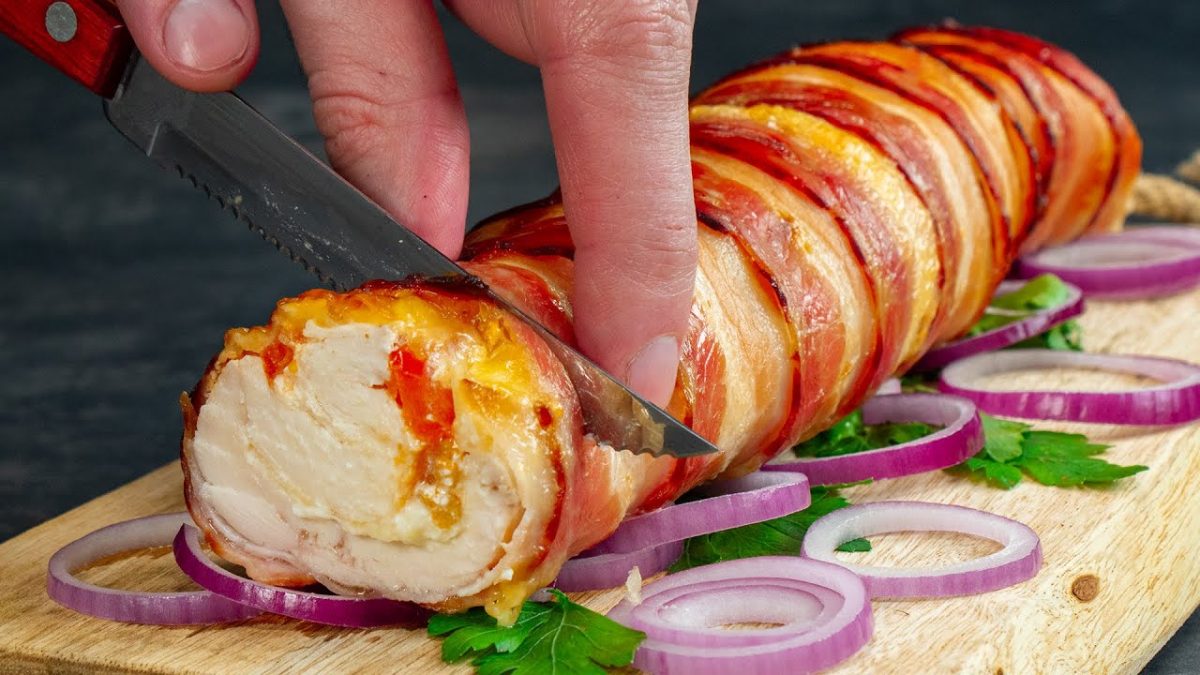 Ruladă de pui cu bacon – Rețetă simplă și delicioasă, ideală pentru orice ocazie