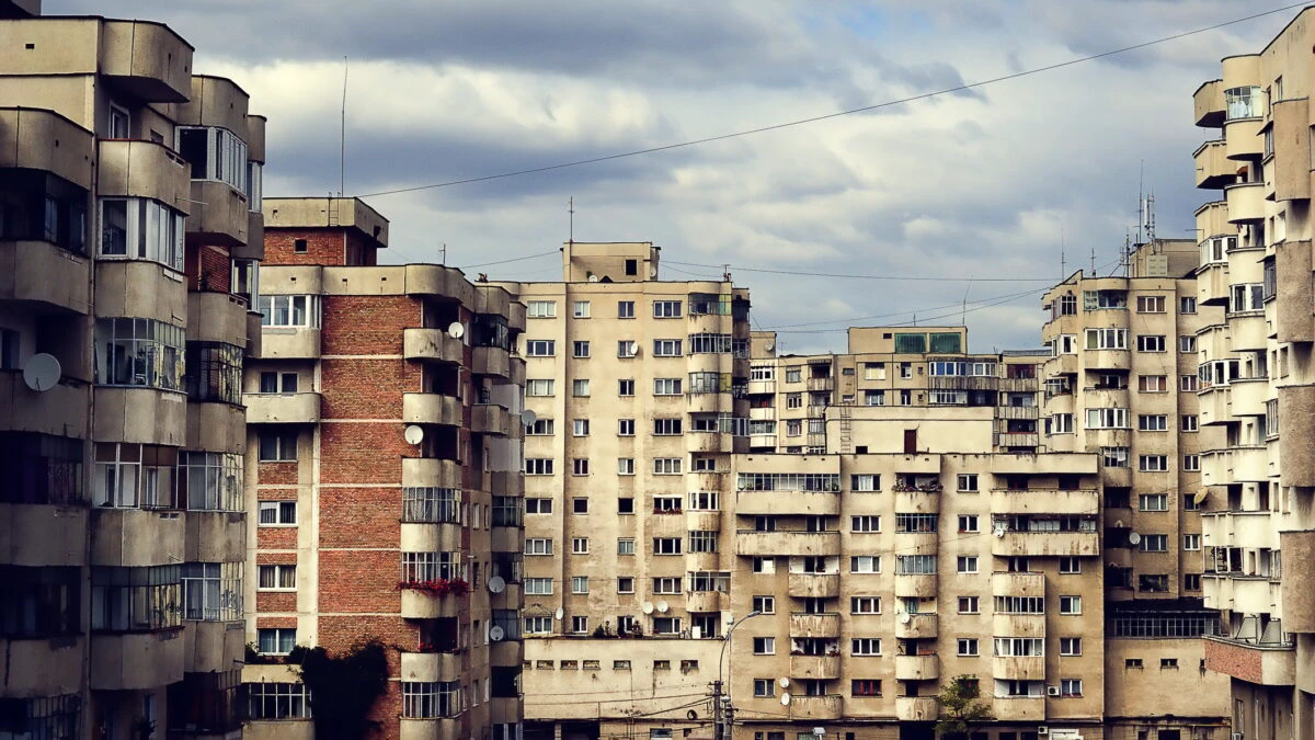 Se schimbă regulile privind securitatea blocurilor de locuințe! Cum vor fi protejați proprietarii! 