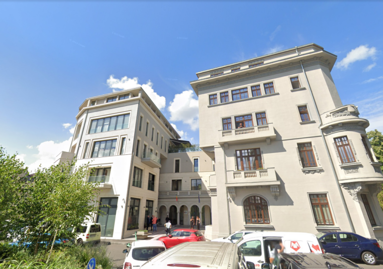 Peste 66.000 de euro cheltuiți pe parfumarea birourilor! Cum „a mirosit” Compania Națională de Investiții banul public