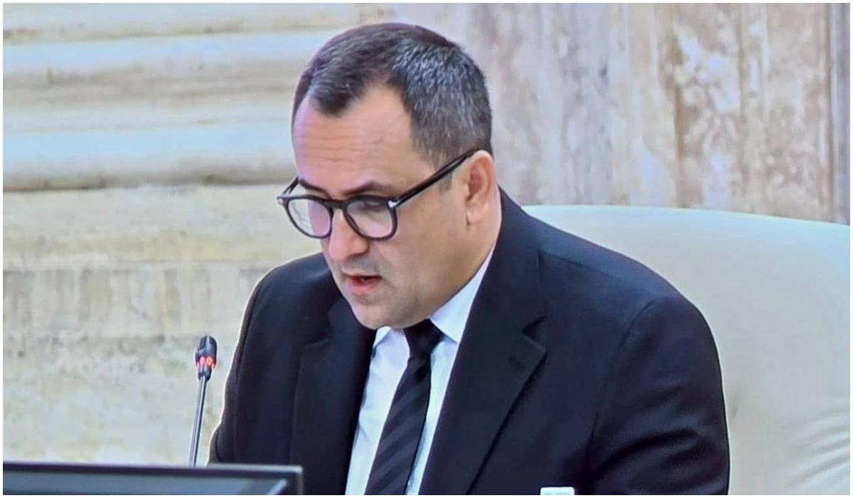 Guvernul Bolojan (Ilie Sărăcie) se gândește, prin ANAF, să pună taxă pe zacusca și dulceața făcute în casă