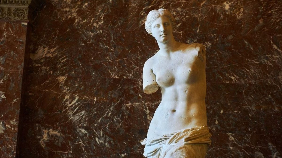 Venus din Milo, statuia care simbolizează frumusețea clasică, grația și perfecțiunea artistică. Sculptura care o întruchipează pe Afrodita