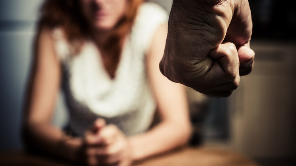 Abuzul domestic – umbrele din spatele ușilor închise