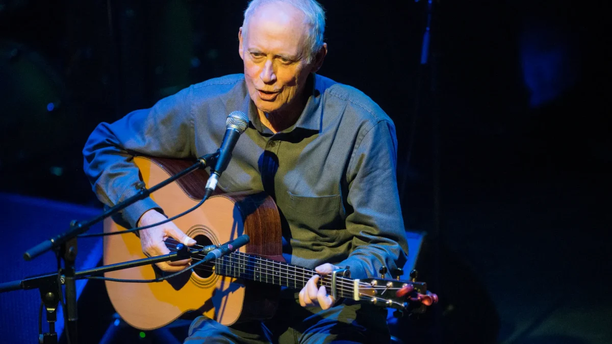 Legendarul artist Archie Fisher, fost prezentator BBC, a murit la vârsta de 86 de ani