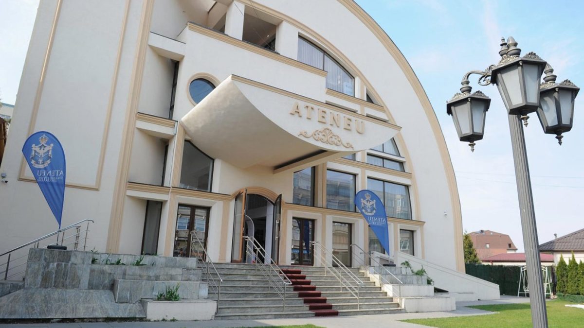 Ateneul Național din Iași pune la dispoziție o ofertă de neratat pentru public. Spectatorii pot beneficia de trei bilete la preț de două