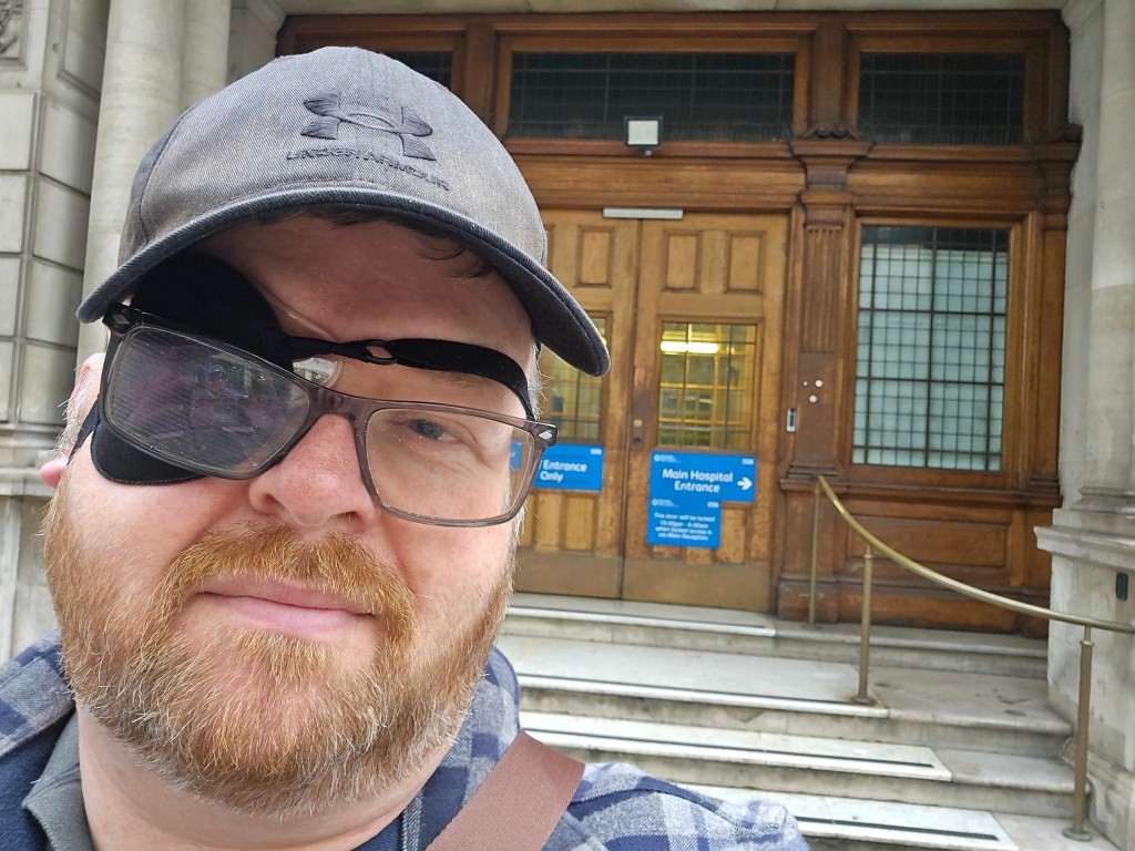 Un bărbat a trăit 10 zile cu halucinații de la diabet! Vedea bustul Pamelei Anderson peste tot