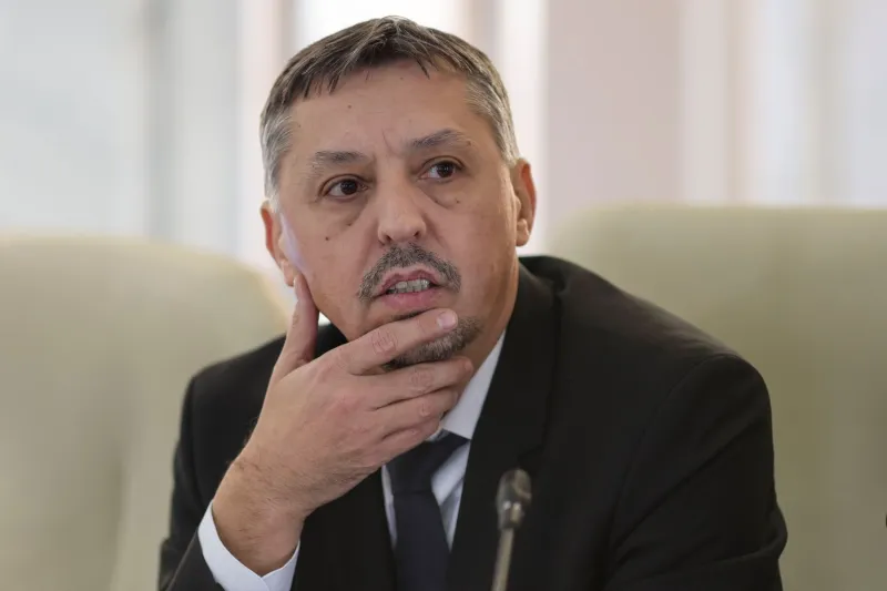 Ministrul Educației, Daniel David, despre raportul dintre durata anului școlar și volumul orar dintr-o zi de cursuri
