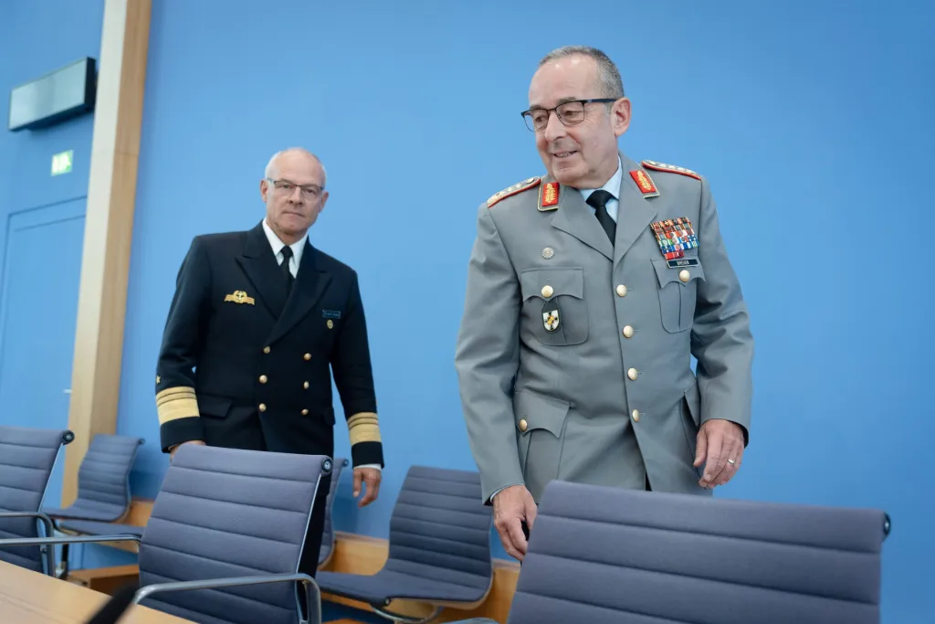 Germania ia în calcul înrolarea tinerilor. Avertisment de la șeful statului-major