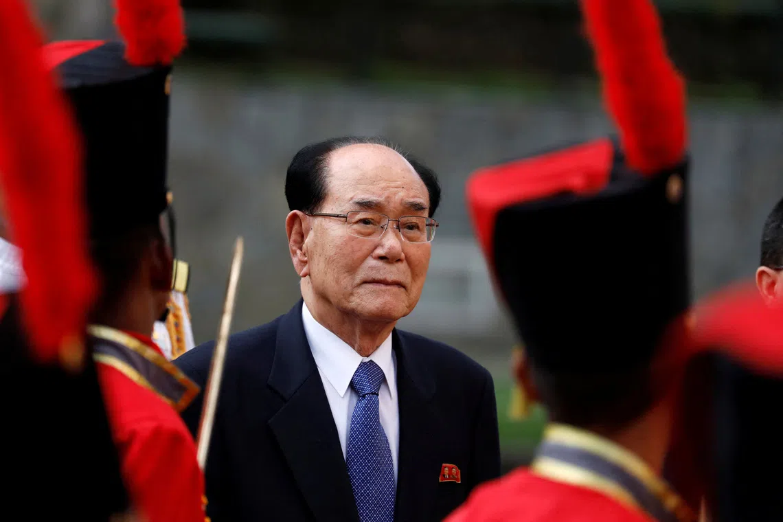 Moartea „președintelui-fantomă” al Coreei de Nord. Kim Yong Nam s-a stins la 97 de ani, după două decenii în umbra dictaturii lui Kim Jong Un