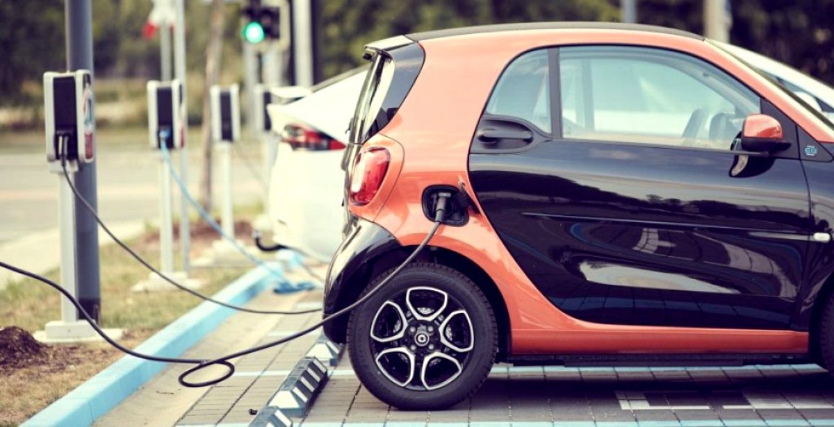 Înmatriculările auto cresc în octombrie 2025! Motorizările electrificate depășesc pentru prima dată 56% din piață
