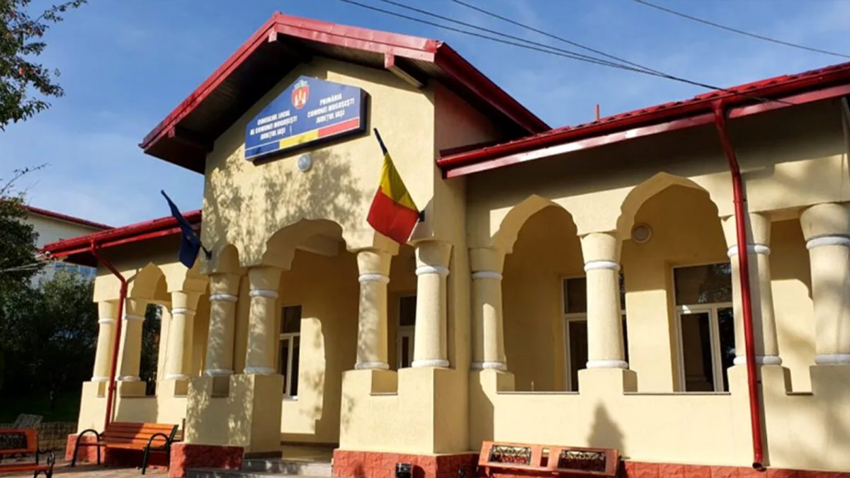Primăria Mogoșești cheltuie 800.000 de lei pentru achiziționarea mobilierului urban din localitate! Vor fi achiziționate 20 de bănci cu acces la internet