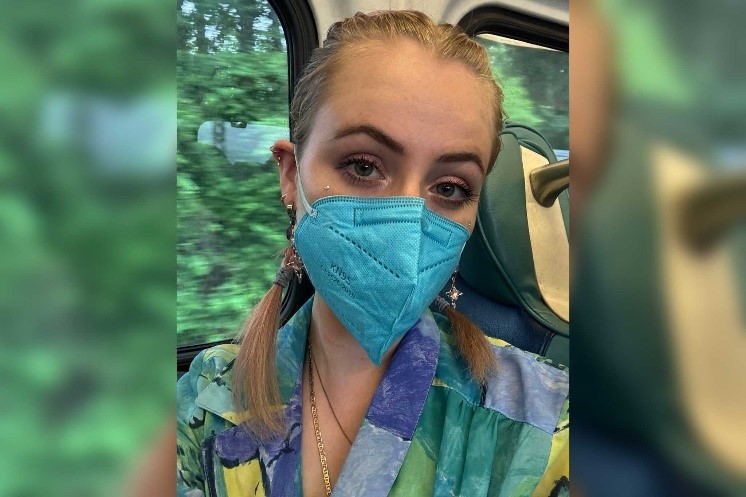 O boală la plămâni a adus-o în această situație! O tânără a avut Covid-19 de 3 ori în jumătate de an și nu mai este eligibilă pentru vaccin