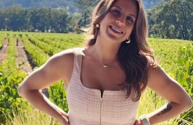 Durerile de stomac ignorate au adus-o în acest stadiu! O tânără sportivă a aflat că are cancer de colon în stadiu terminal